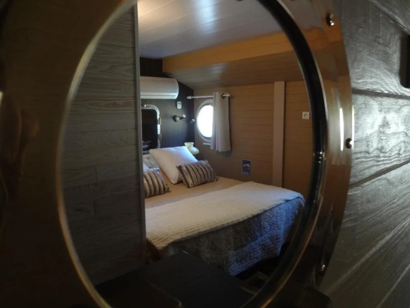 Péniche D'Hôtes Mirage