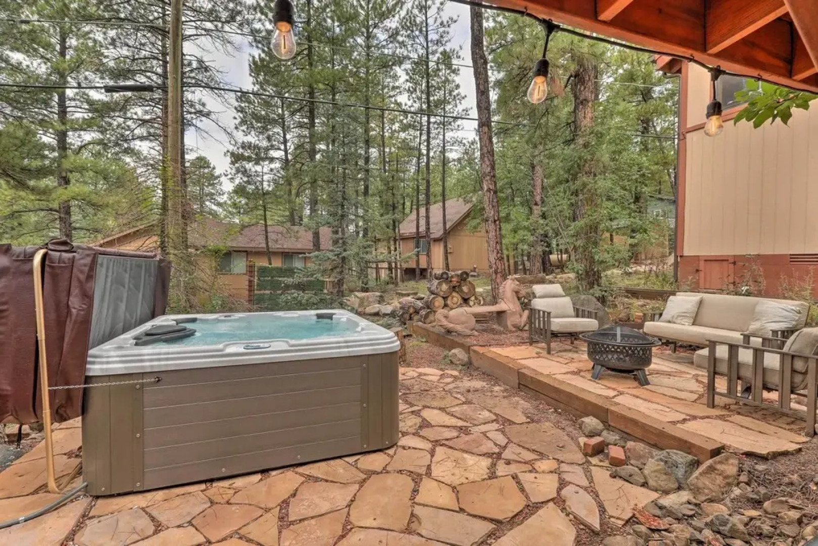 Hot Tub & Patio: Pet-friendly Cabin in Munds Park!