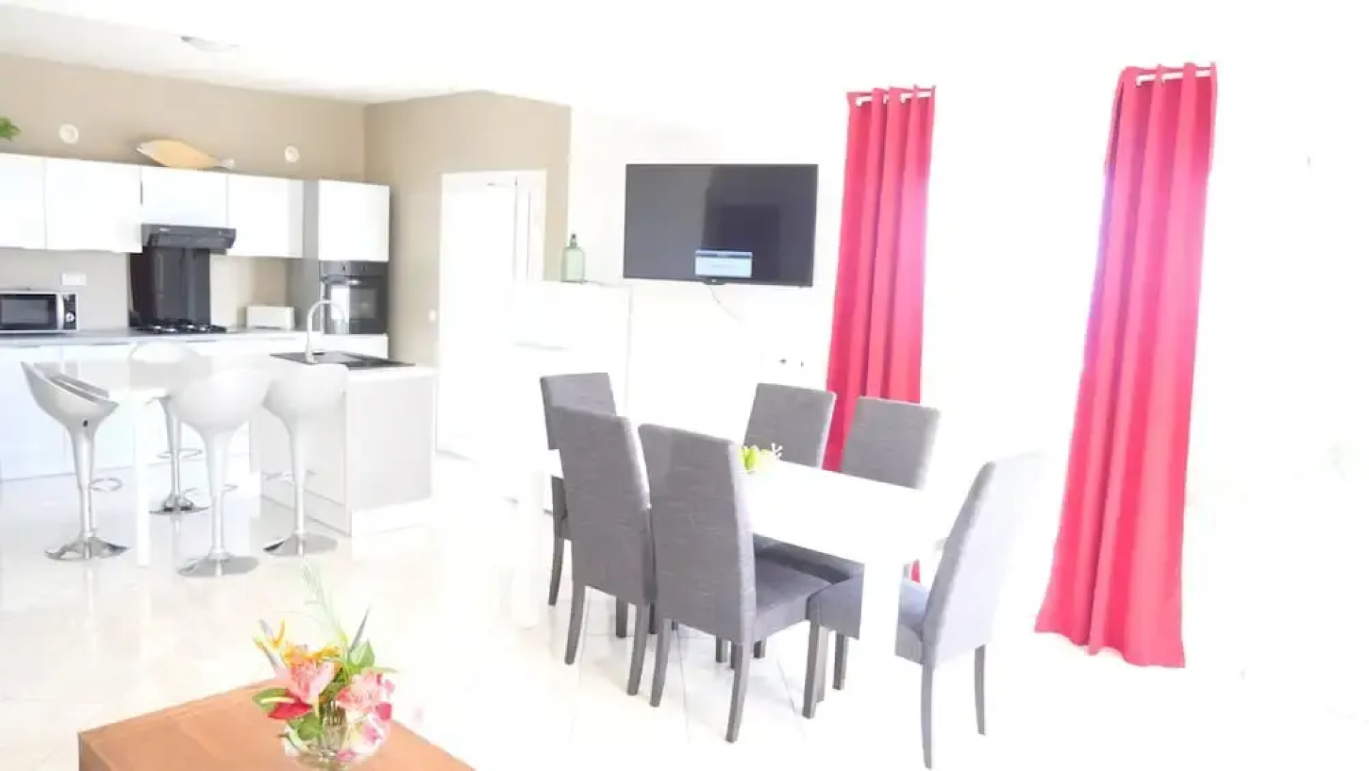 House With 4 Bedrooms in Piton Saint-leu, With Pool Access, Enclosed G