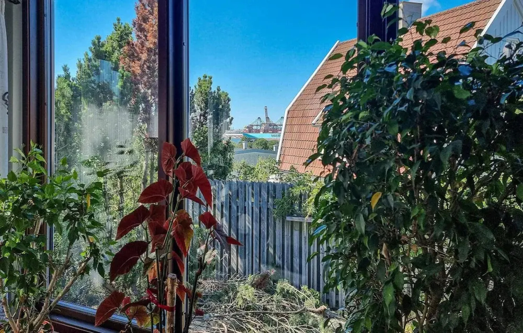 Nice Home in Västra Frölunda With Wifi and 3 Bedrooms