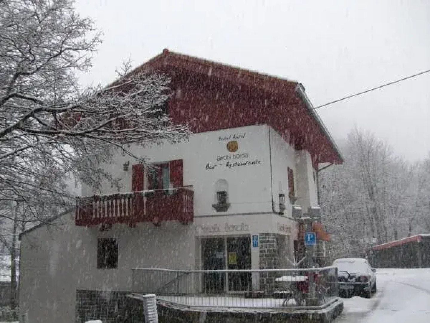 Hostal Rural Arrobi Borda