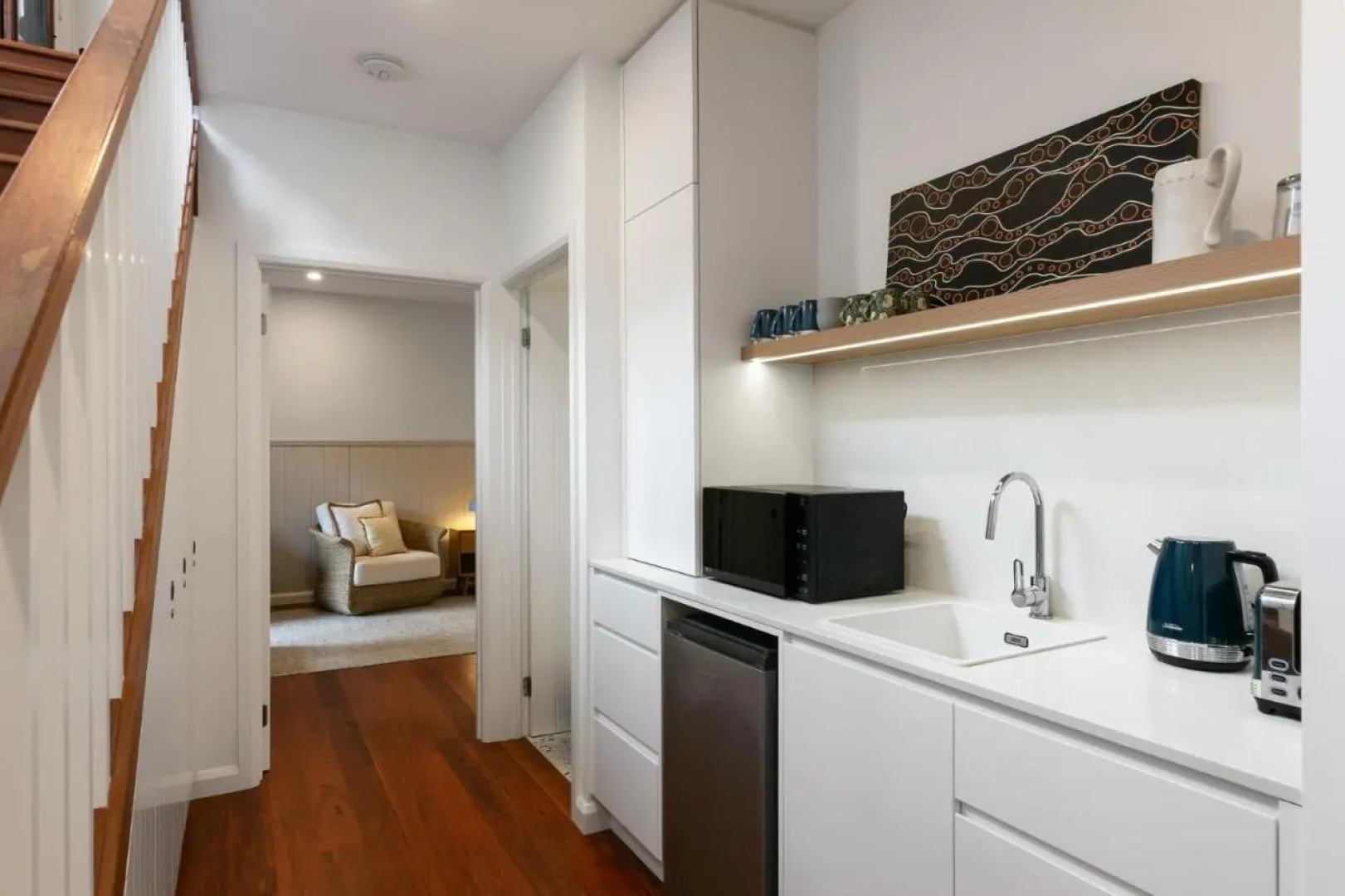 CARMELONE Gerroa 4pm check out on Sundays