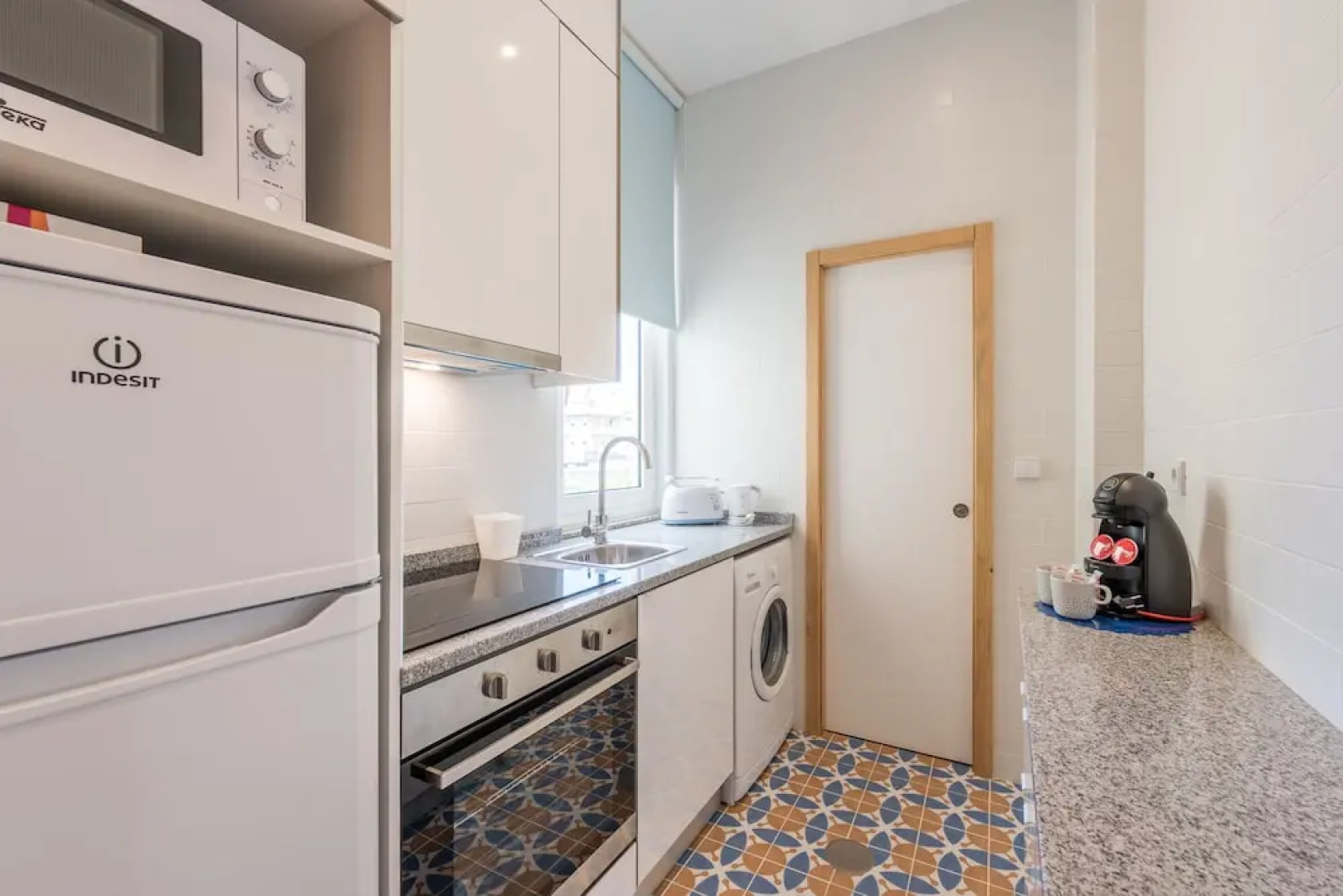 733 Costa Cabral Metro Residence