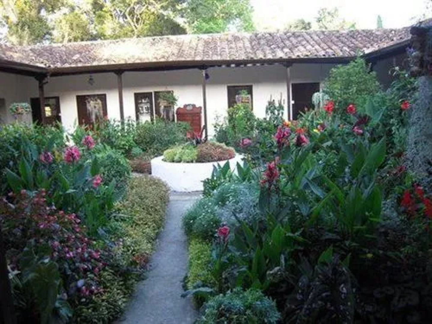 Hacienda El Roble Hotel