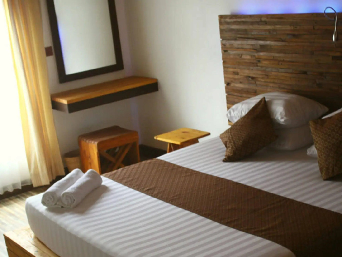 Yonder Retreat Folhudhoo