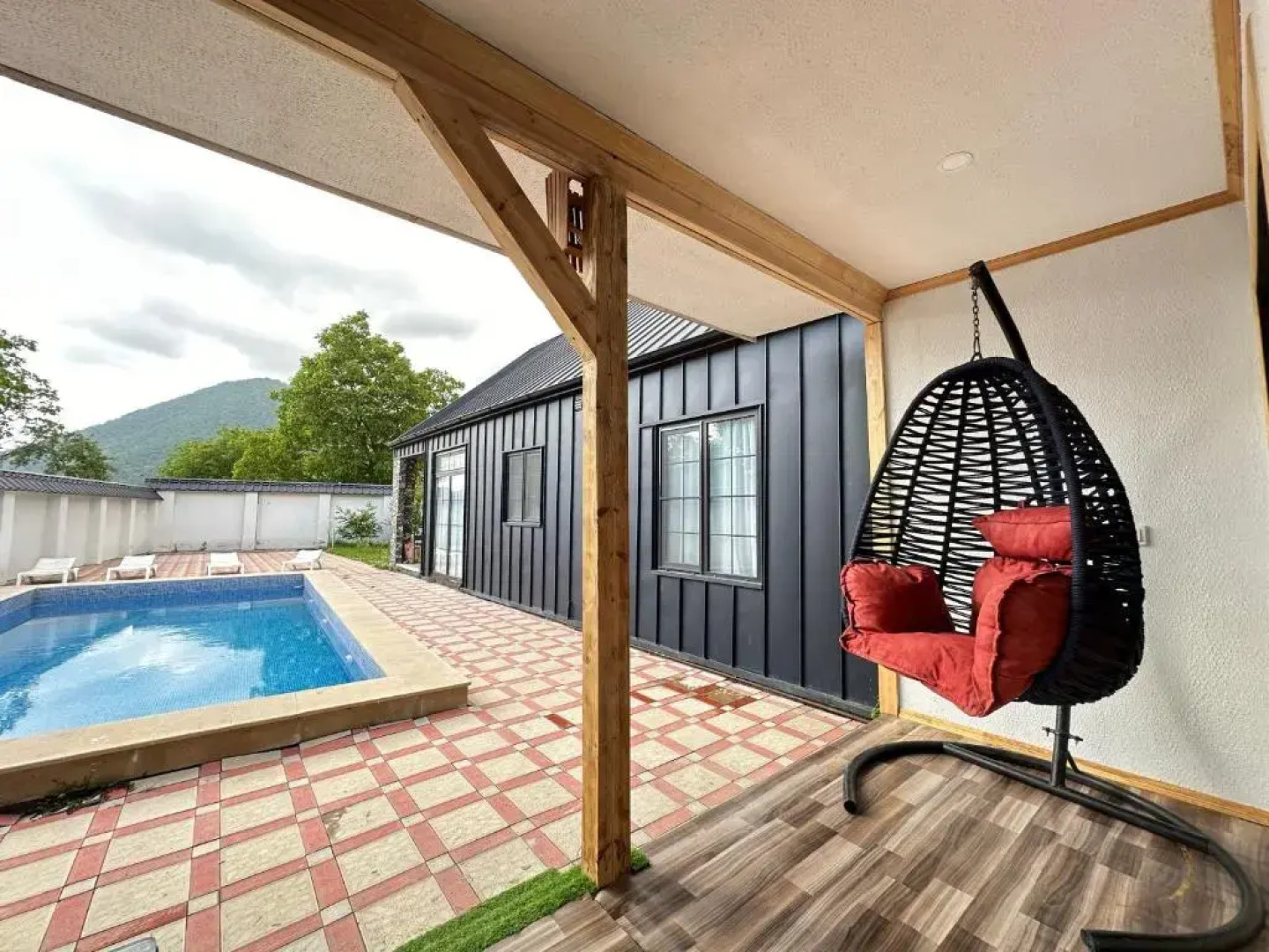 Qafqaz Suite Wood Stack