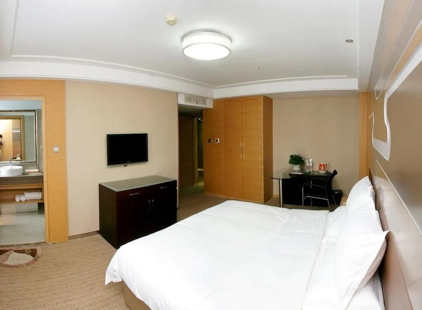 Yantai Tonghui Hotel