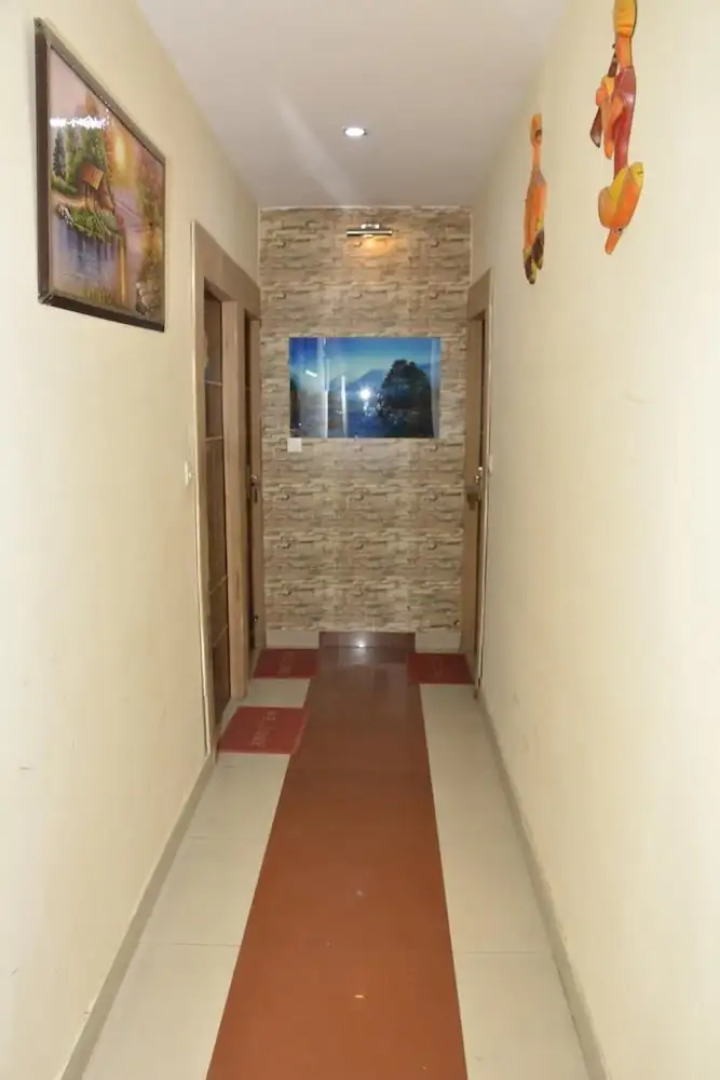 Hotel Dharam Villa