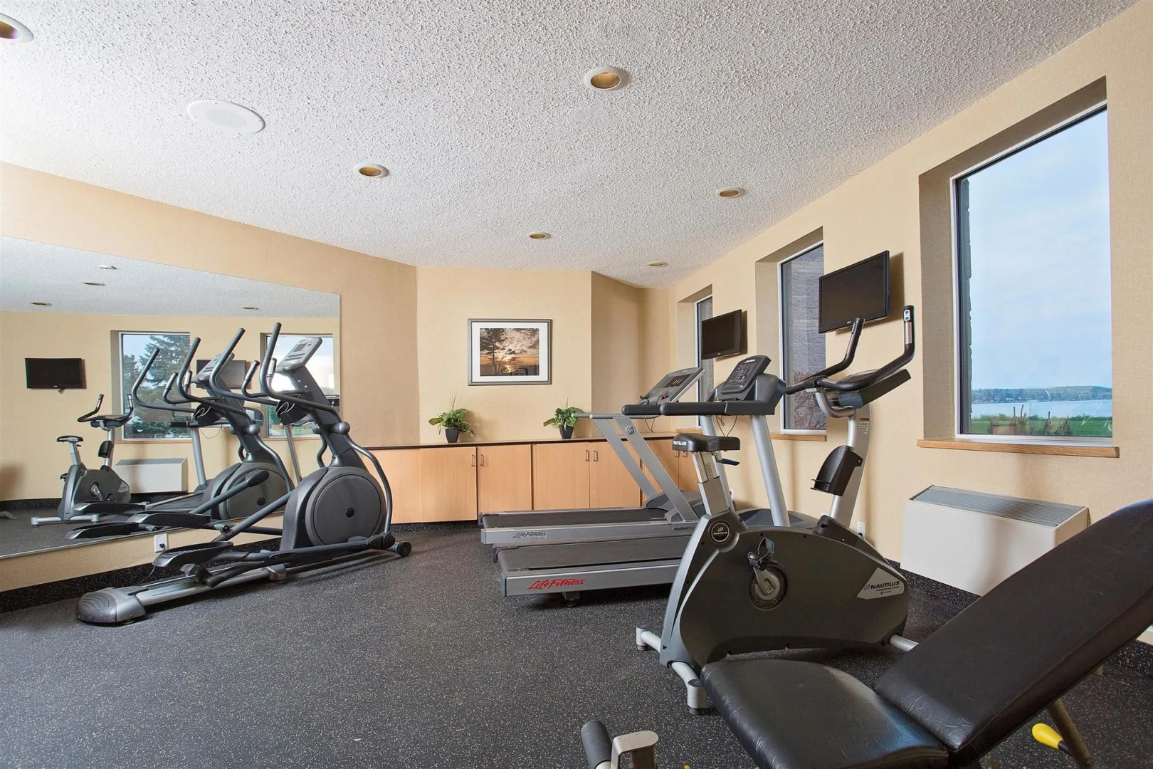 Best Western Inn On The Bay