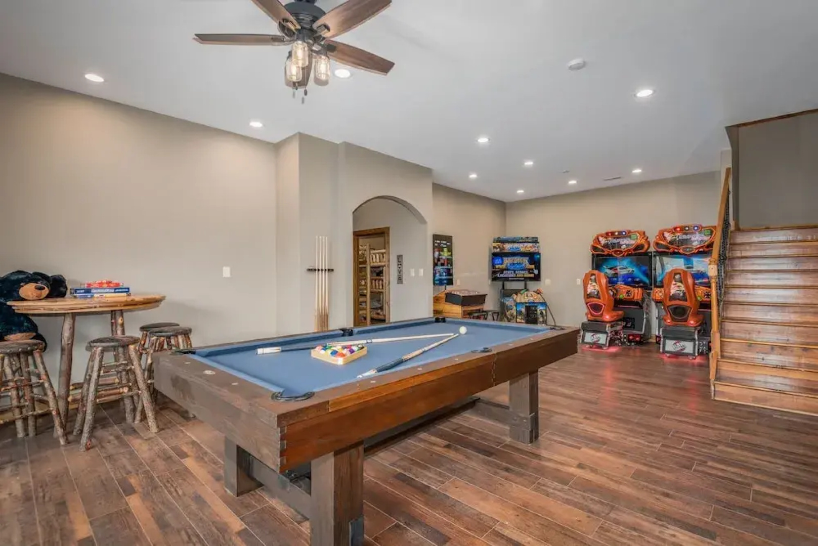 Tanglewood Mountain Lodge 8 Bedroom Residence by RedAwning