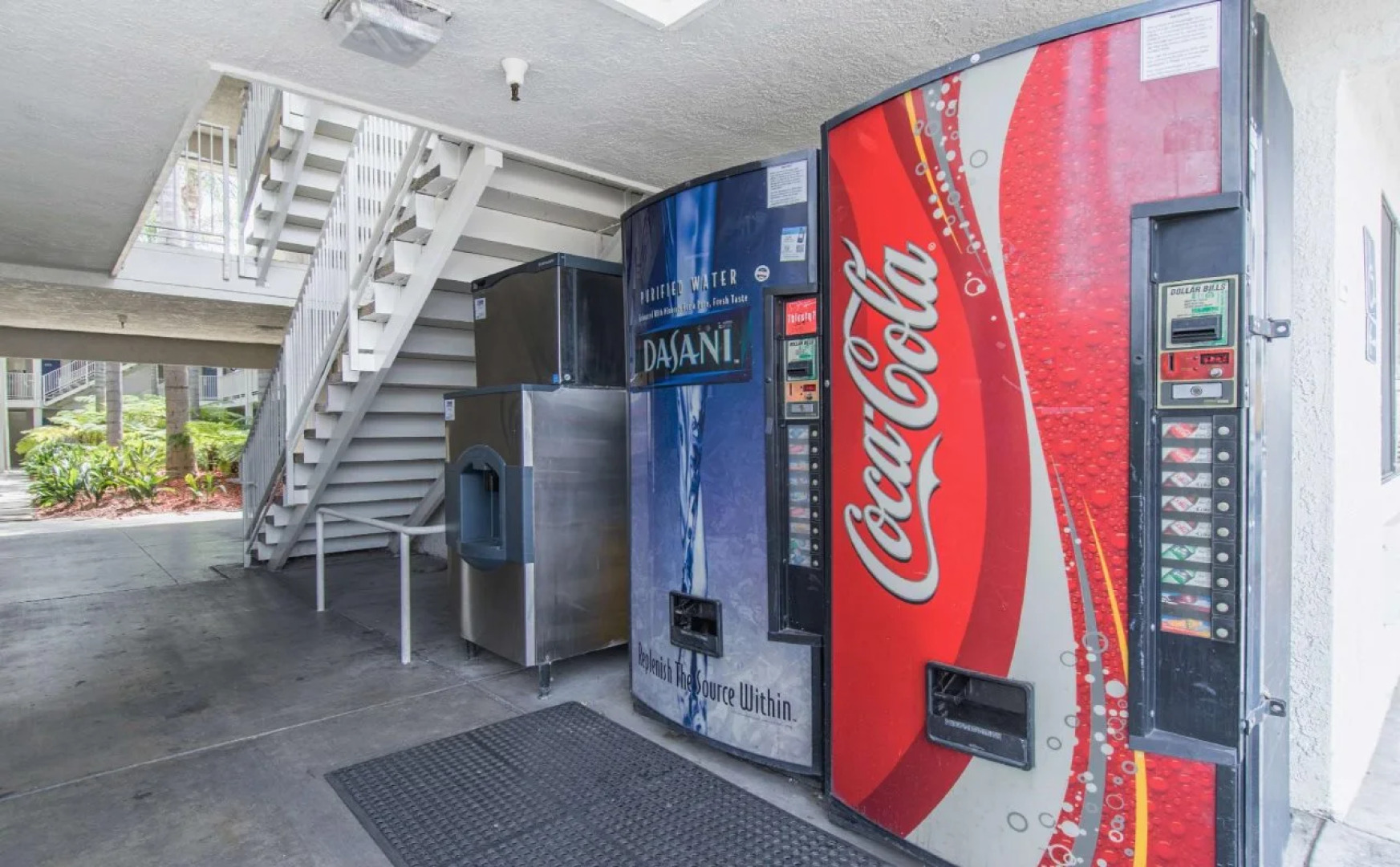 Motel 6 Buena Park, CA - Knotts Berry Farm - Disneyland