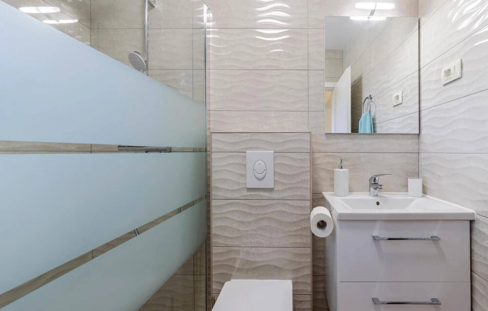 Amazing Home in Ripenda Kras, Labin With 2 Bedrooms and Wifi