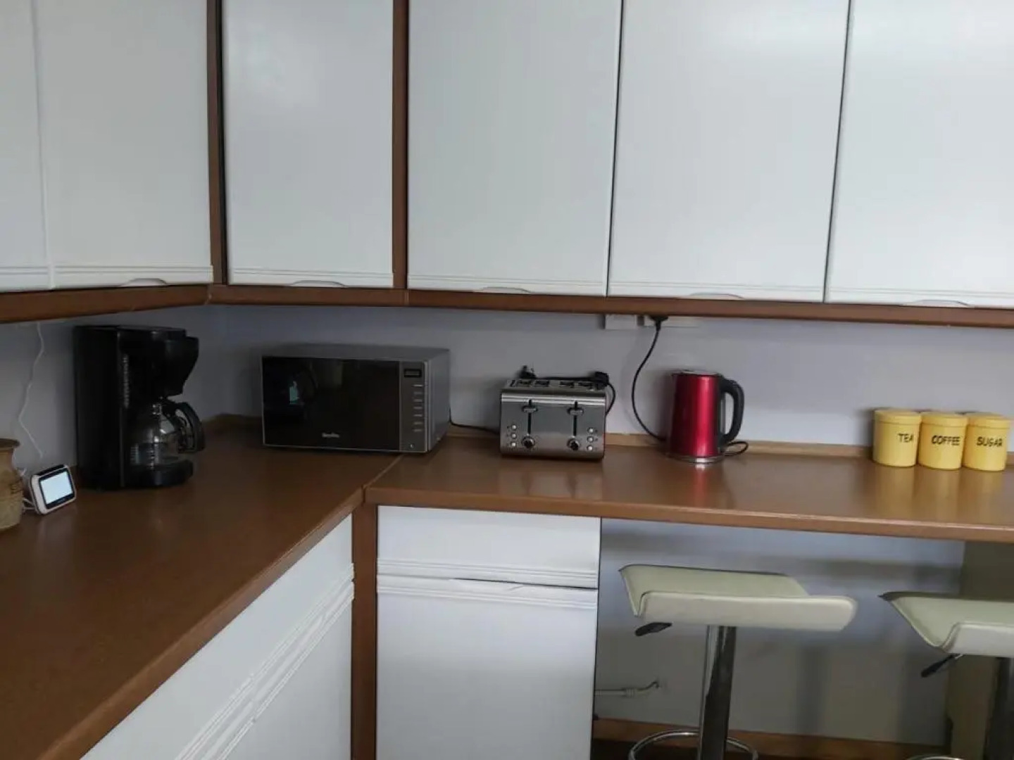 Eddiwick House - Huku Kwetu Dunstable -Spacious 3 Bedroom House- Sleeps 6 - Suitable & Affordable Group Accommodation - Business Travellers