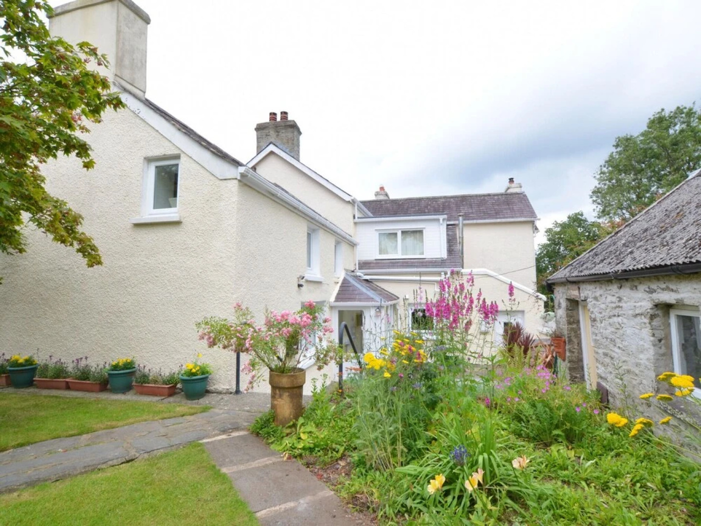 Holiday Home With Floor Heating, Authentic Wooden Beams and a Beautiful Garden