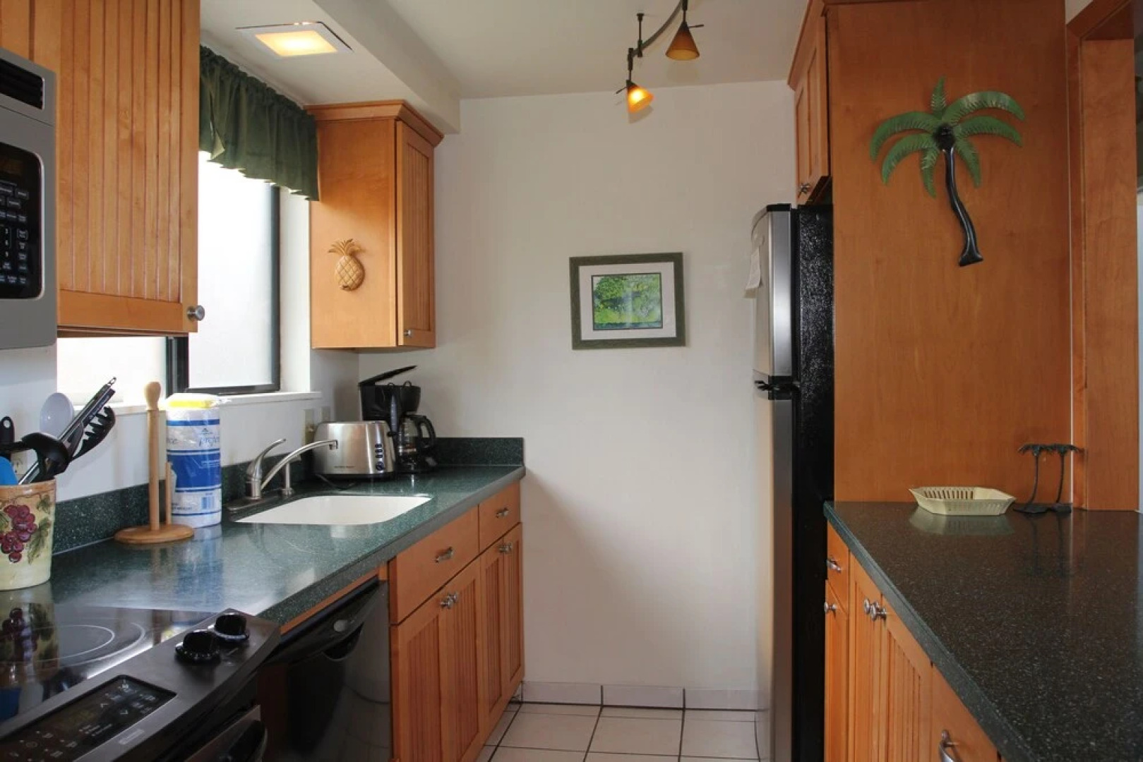 Hono Kai # C3 2 Bedrooms 2 Bathrooms Condo