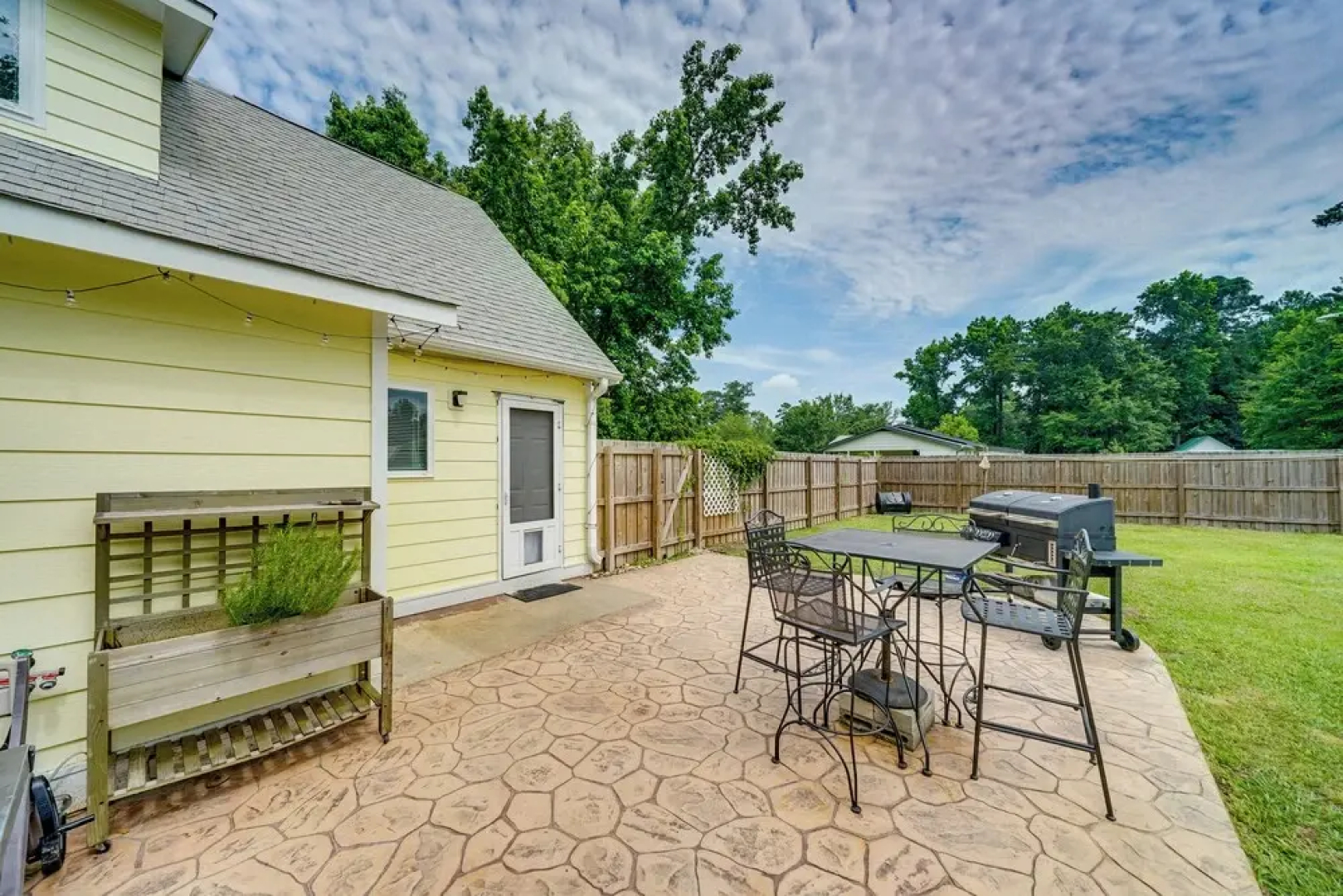 Family-friendly Leland Home w/ Patio & Grill