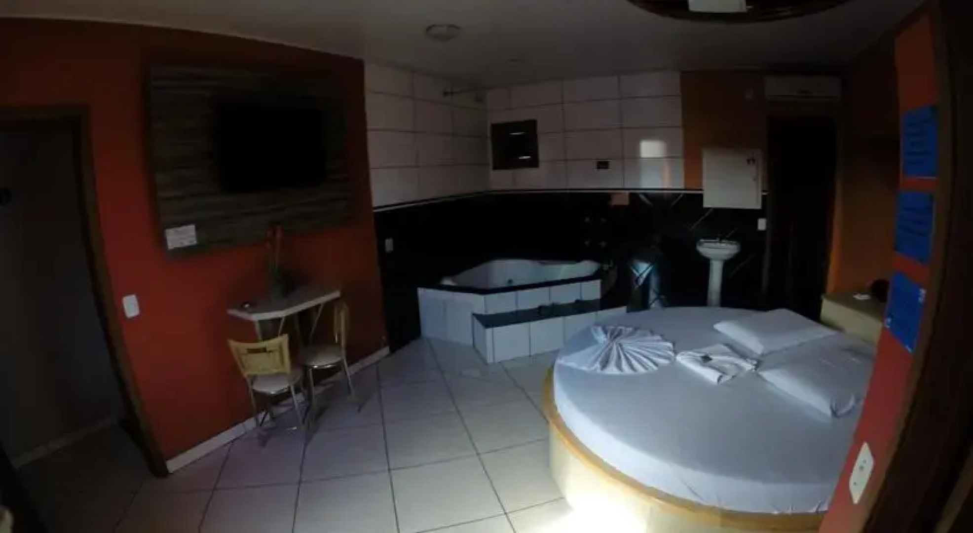 H Motel - Adults Only