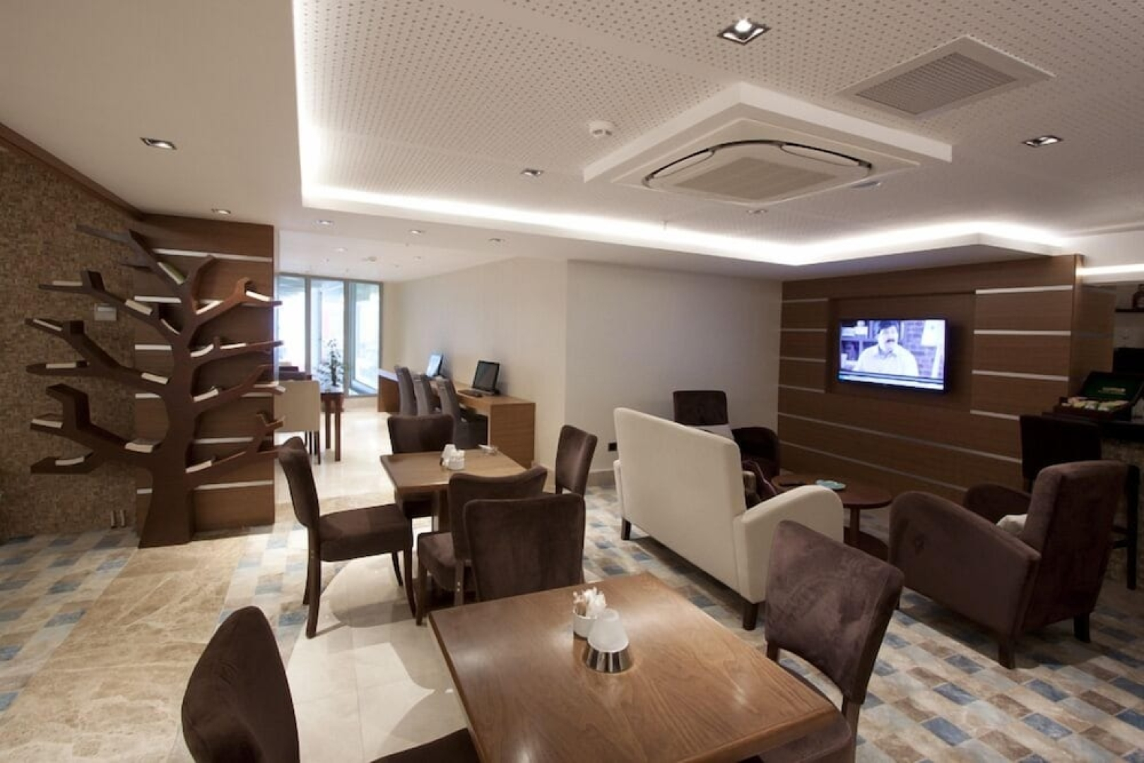 Mirel Hotel