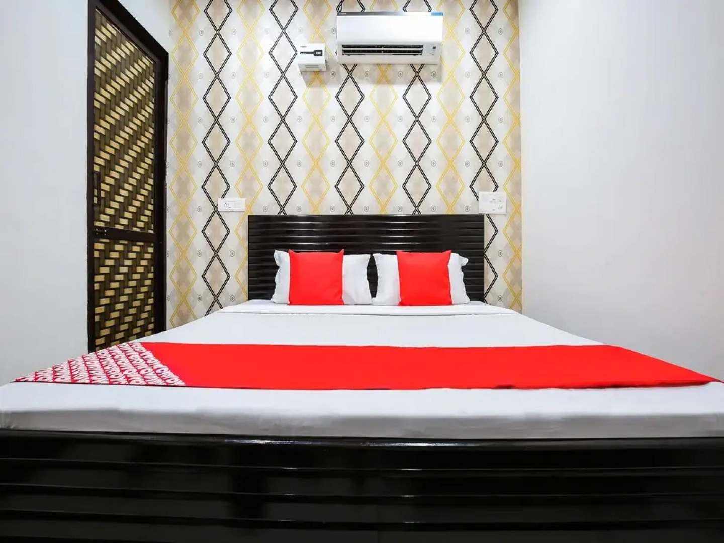 Spot On 47204 Royal Guest House