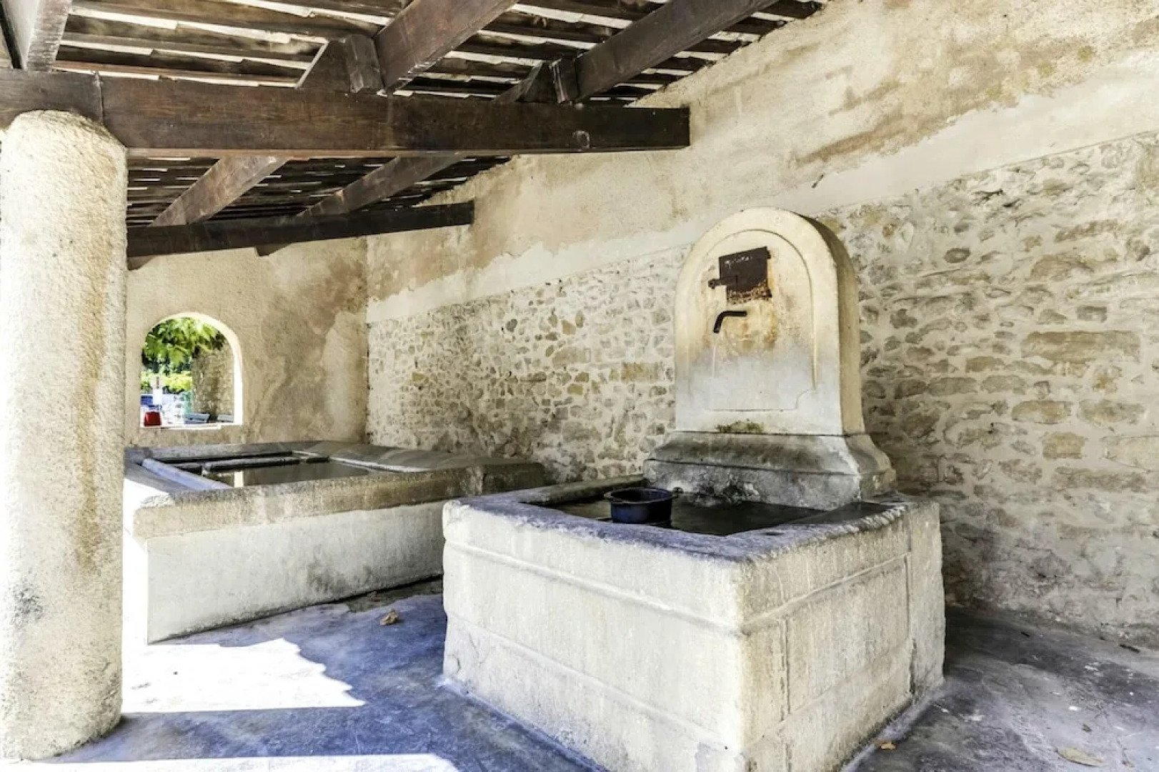 House With 2 Bedrooms in Malaucène, With Wonderful City View, Furnishe