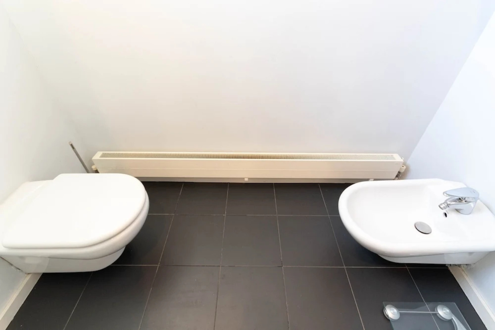 AREETA COZY apartment with parking by Aston Rentals