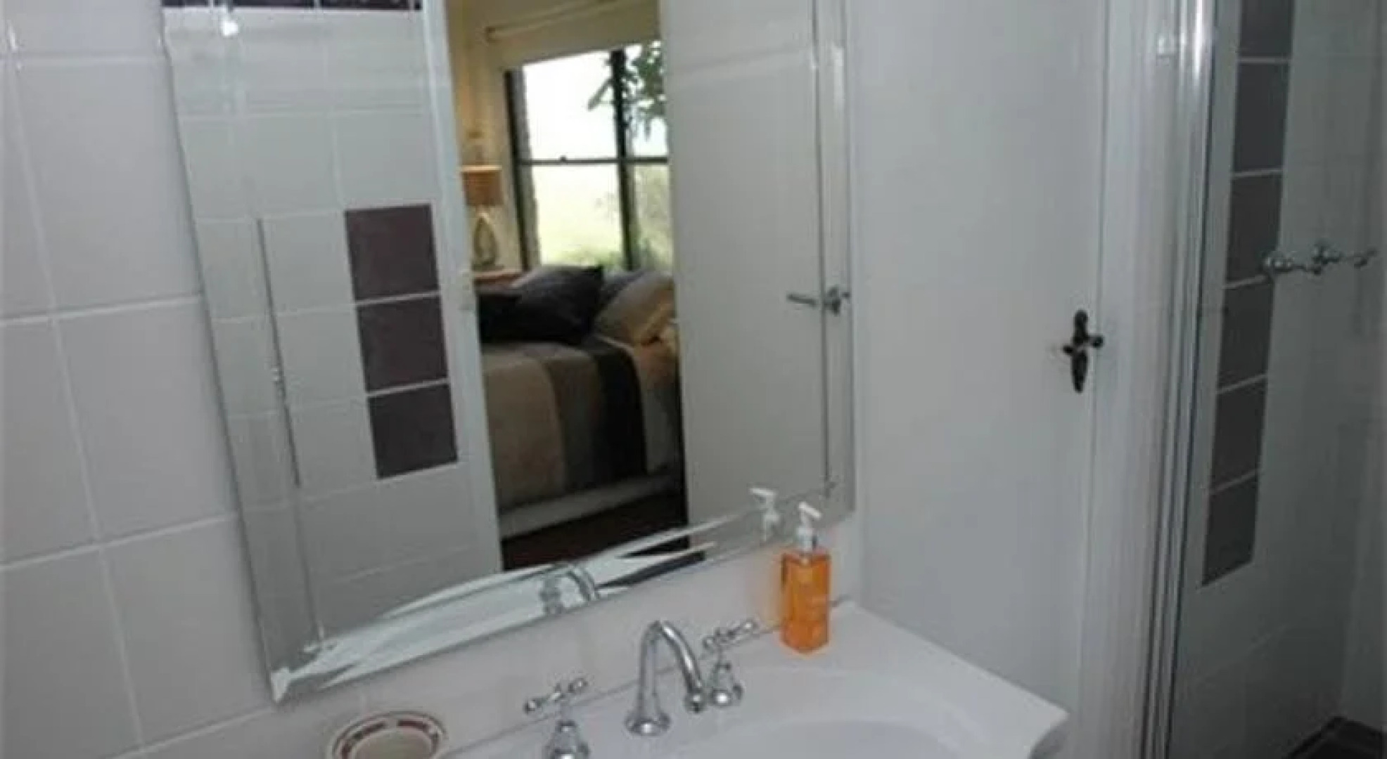 Dam It Getaway- Homestead