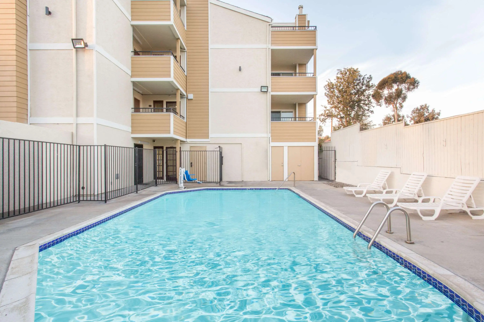 Super 8 by Wyndham National City Chula Vista