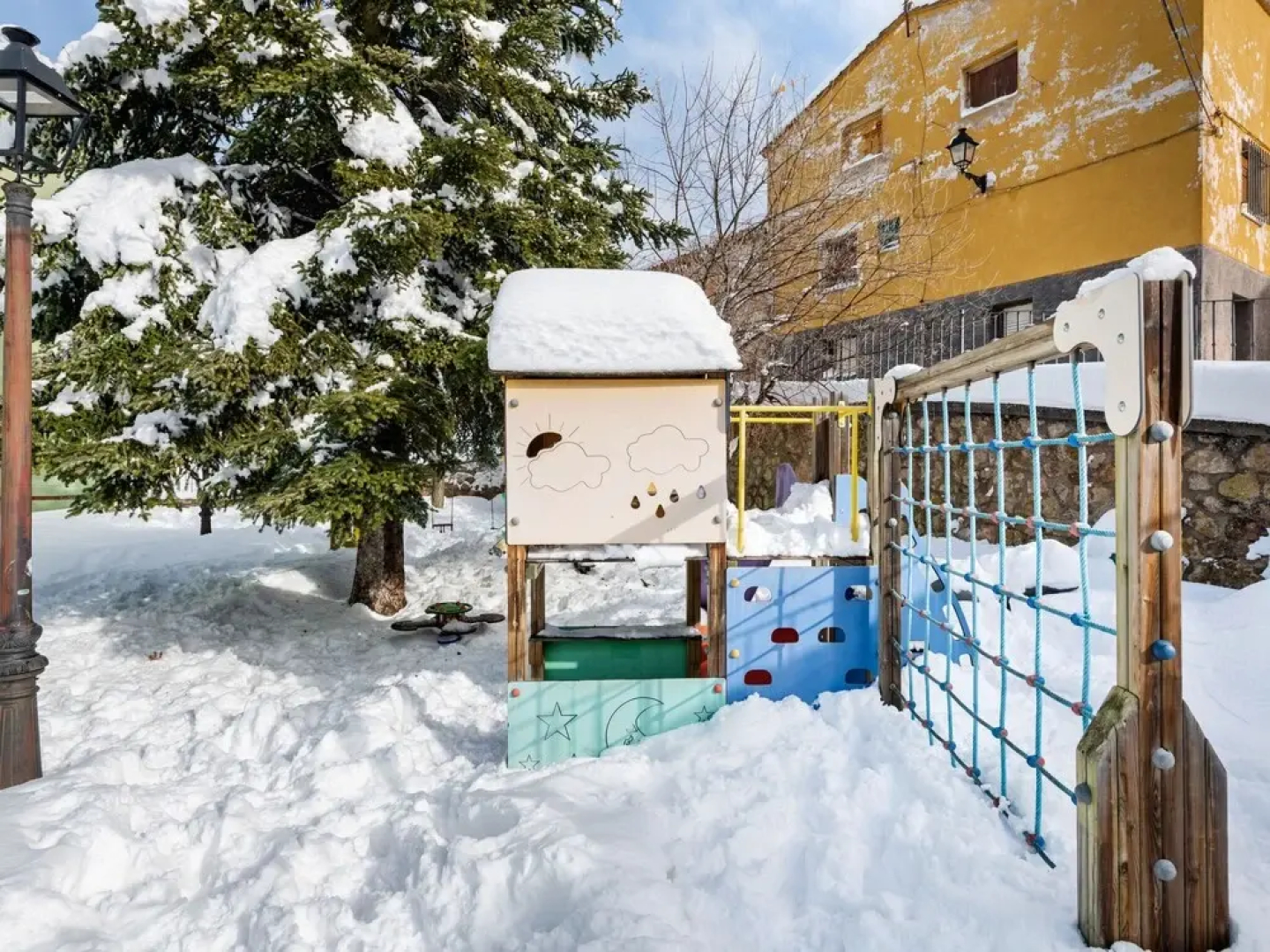 Turistic Apartment in Gudar for Holidays