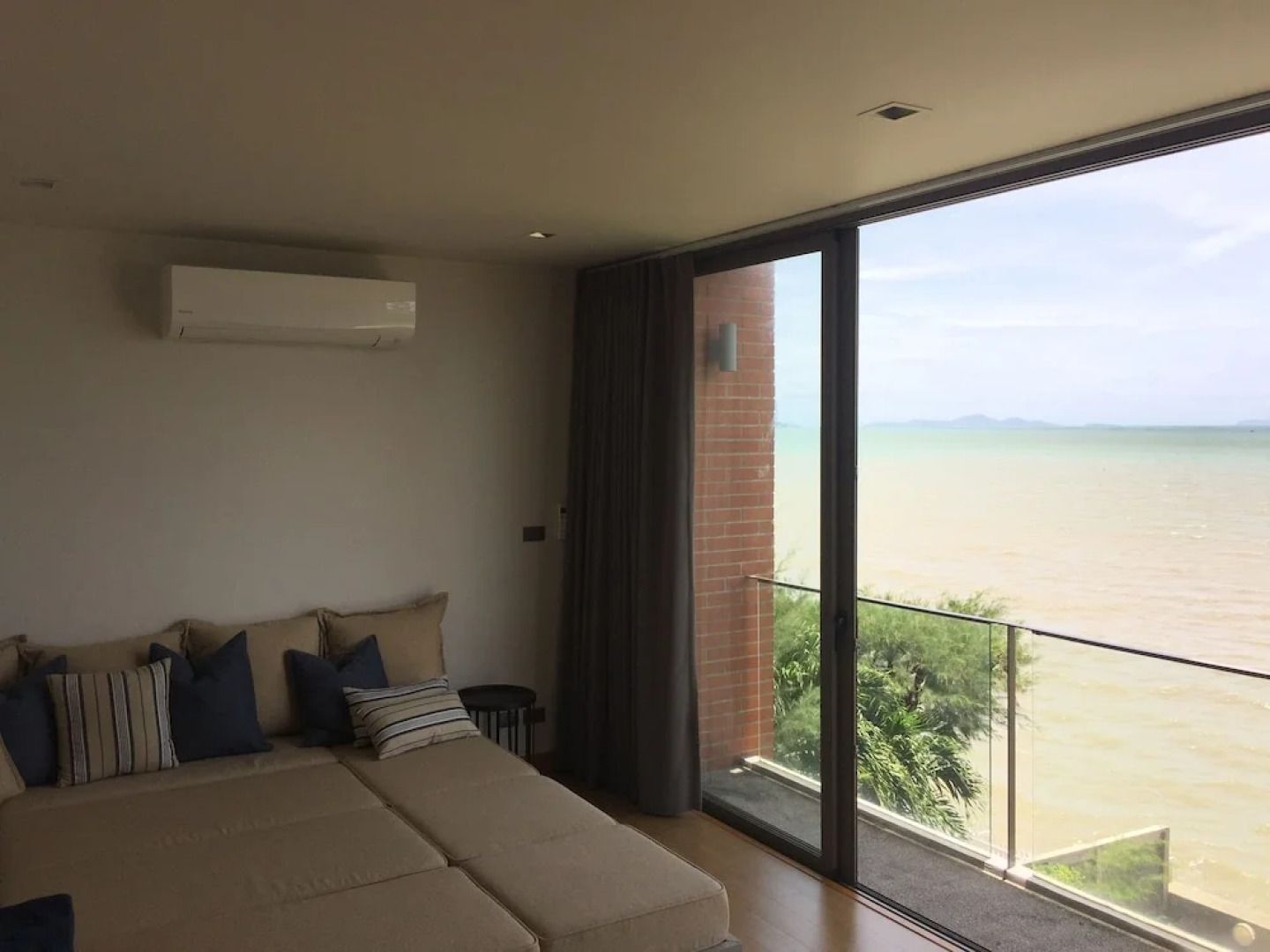 Baan Sandbox Pattaya Beachfront Villa