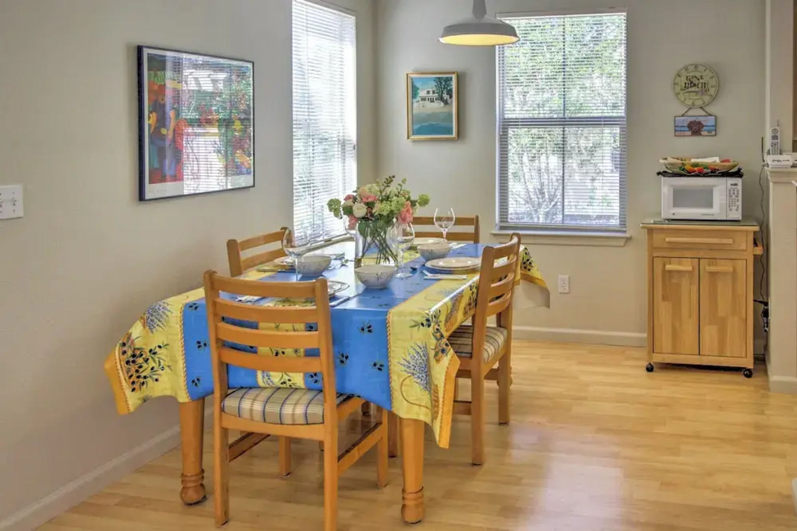 Serene Bungalow-style Home in Point Reyes Station!