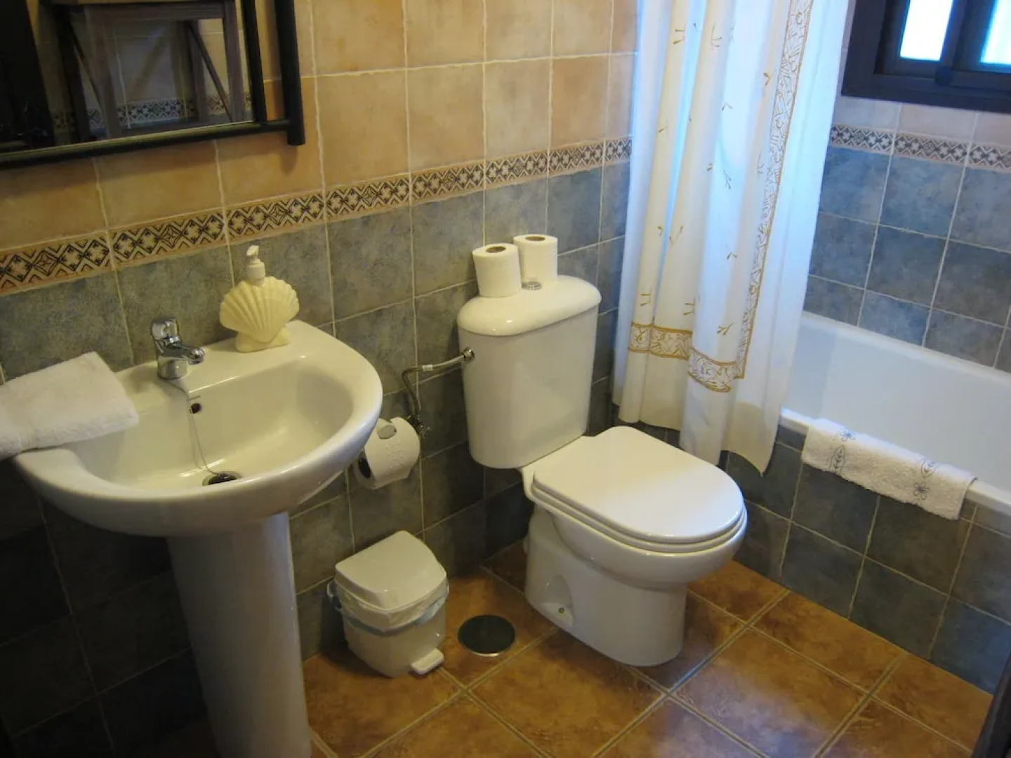 Modern Cottage in Viñuela With Swimming Pool