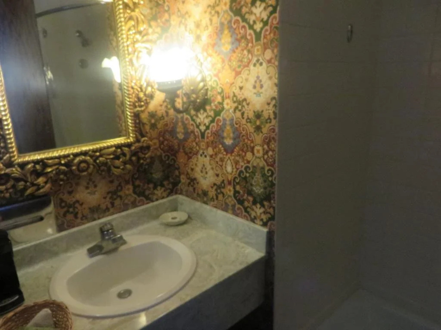 Urbana Landmark Hotel