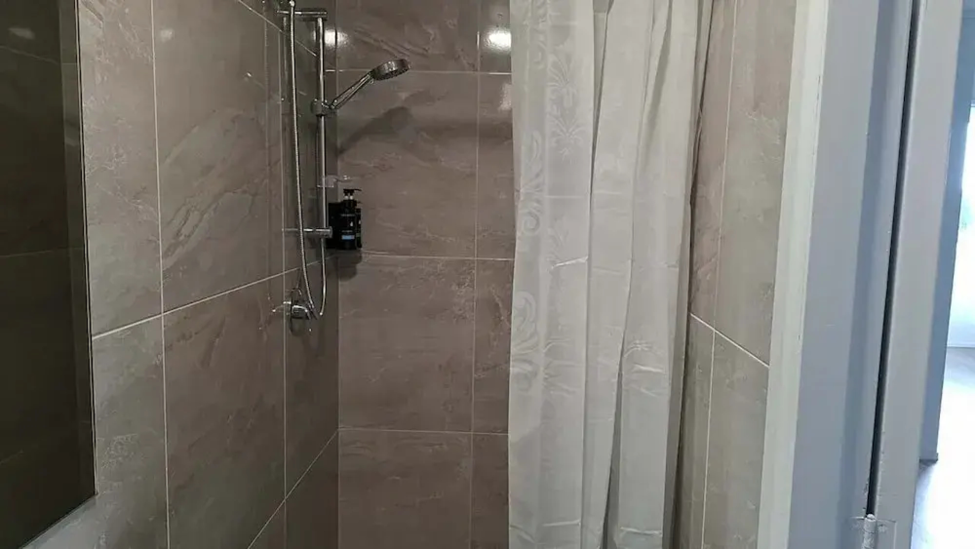 2 Double 5 Single 2 Sofa Beds Suite 1