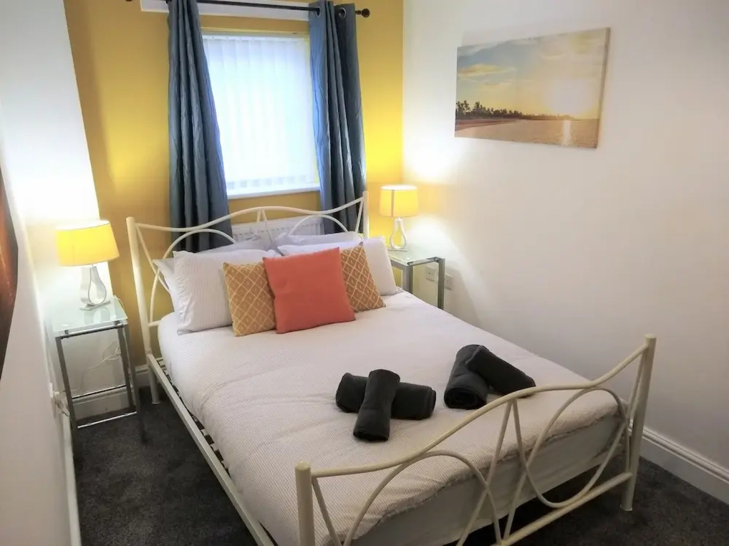 Modern Comfy 2-bedroom Flat in St Helens