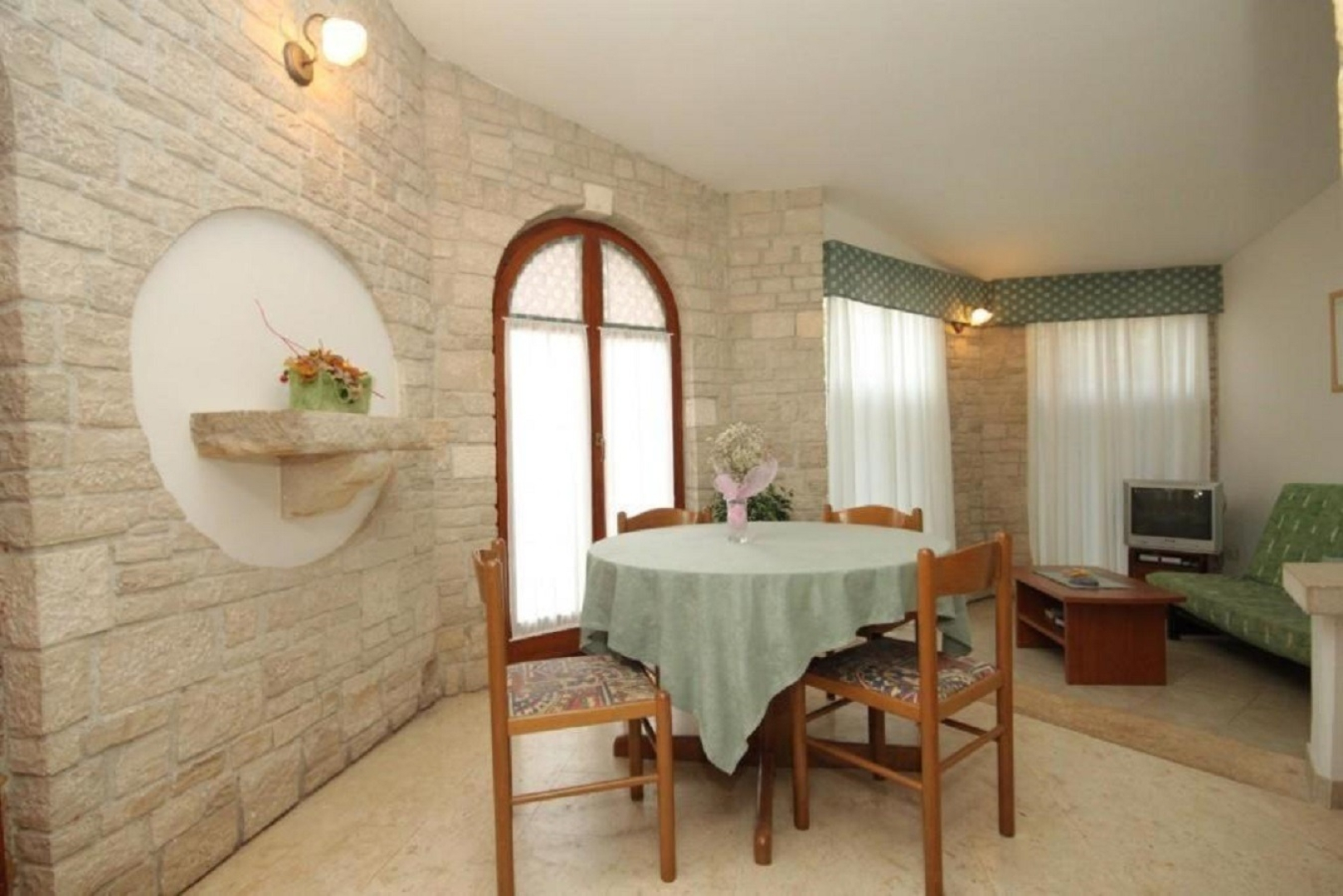 Apartment Mimi - with swimming pool A4 Christa  Krnica, Istria