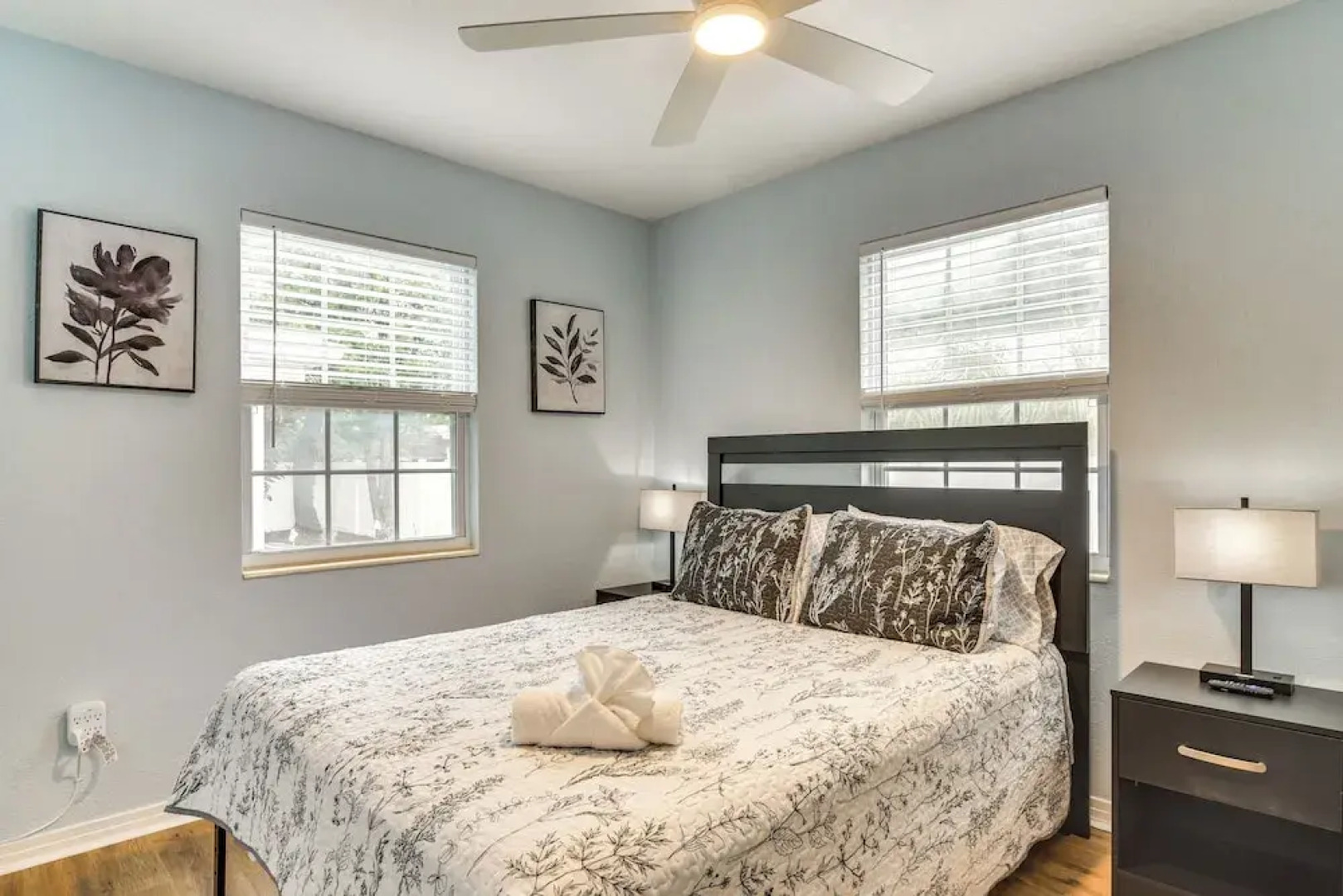 Pinellas Park Home: Swim, Golf, Grill & More!