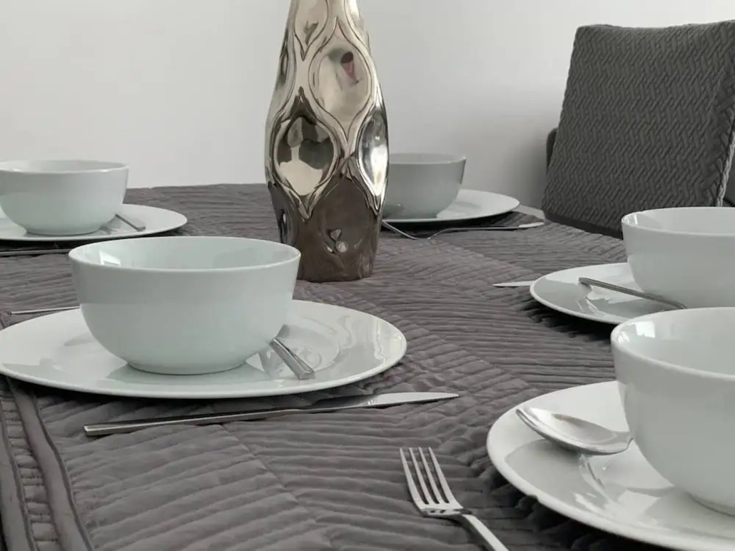 Large 5 Bed House / Wolverhampton + Parking