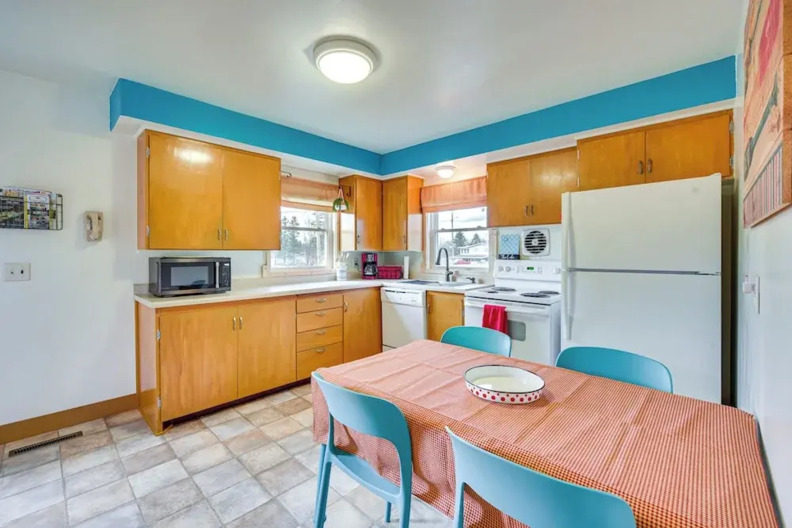Birchwood Cottage With Red Cedar Lake Access!