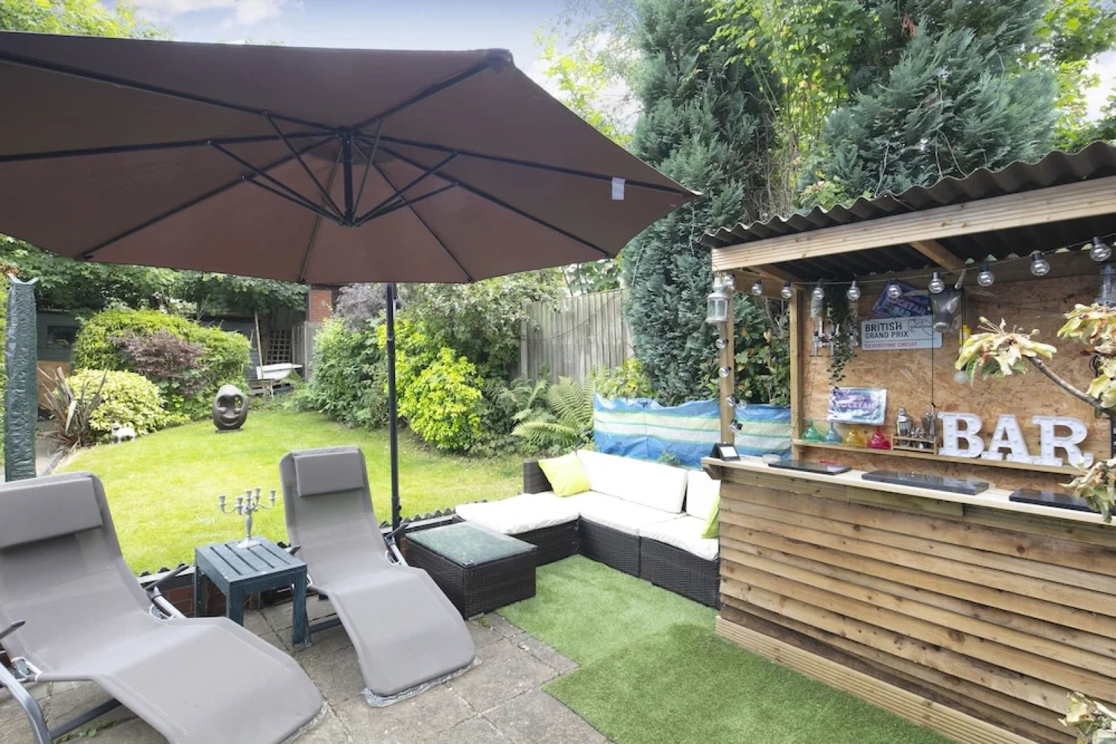 Urban Retreat Hot Tub Bar Ev Charger