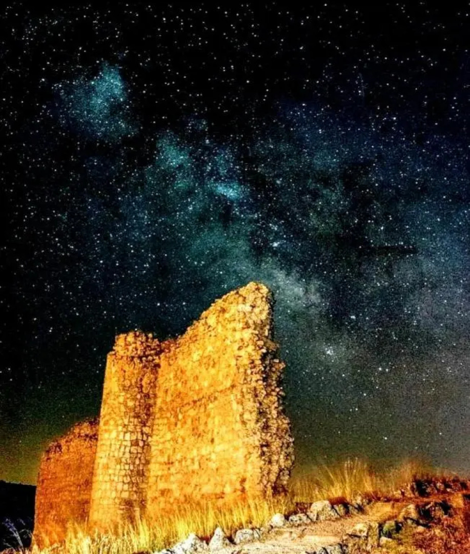 Room in Guest room - Romantic getaway to Valeria