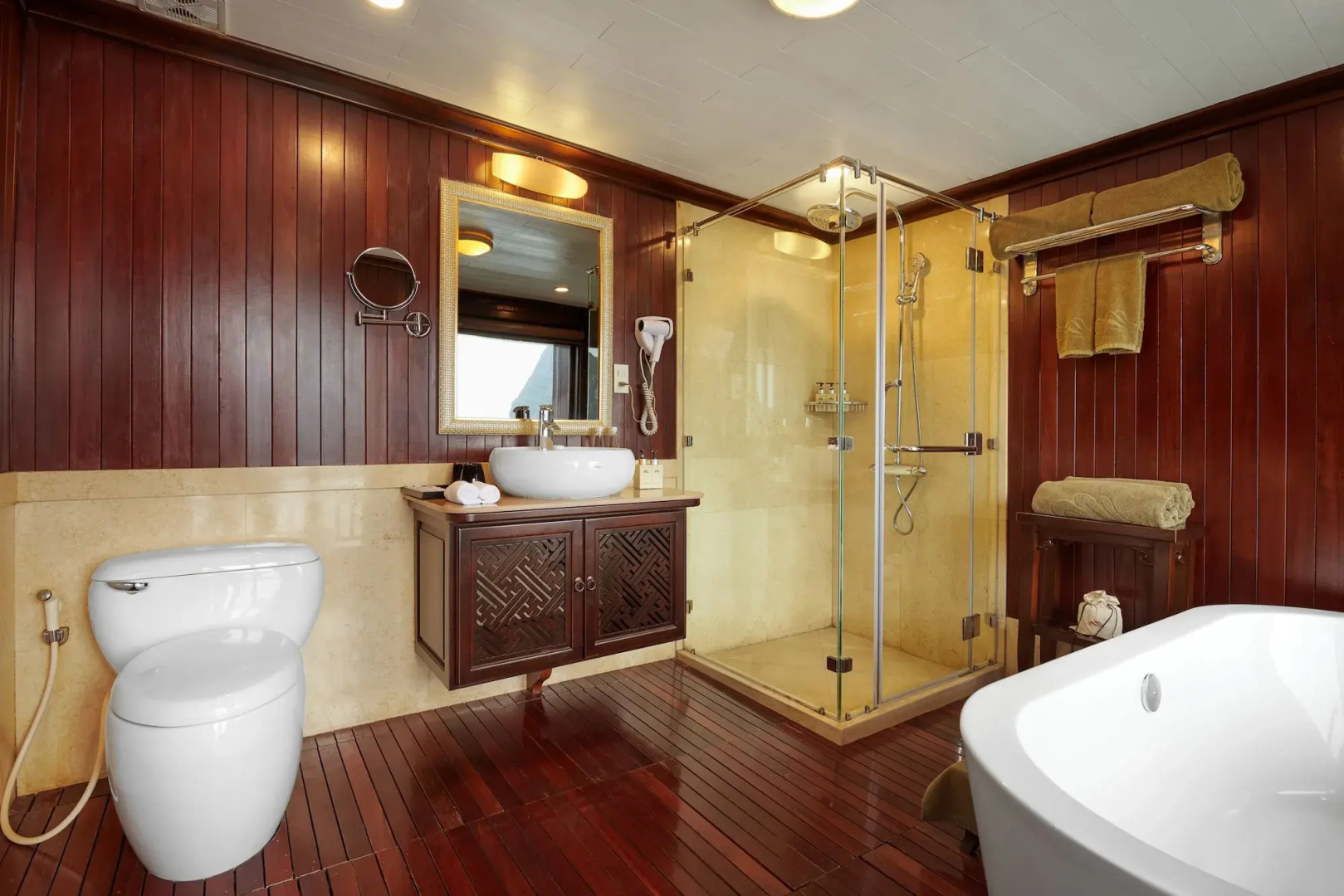 Paradise Peak Cruise