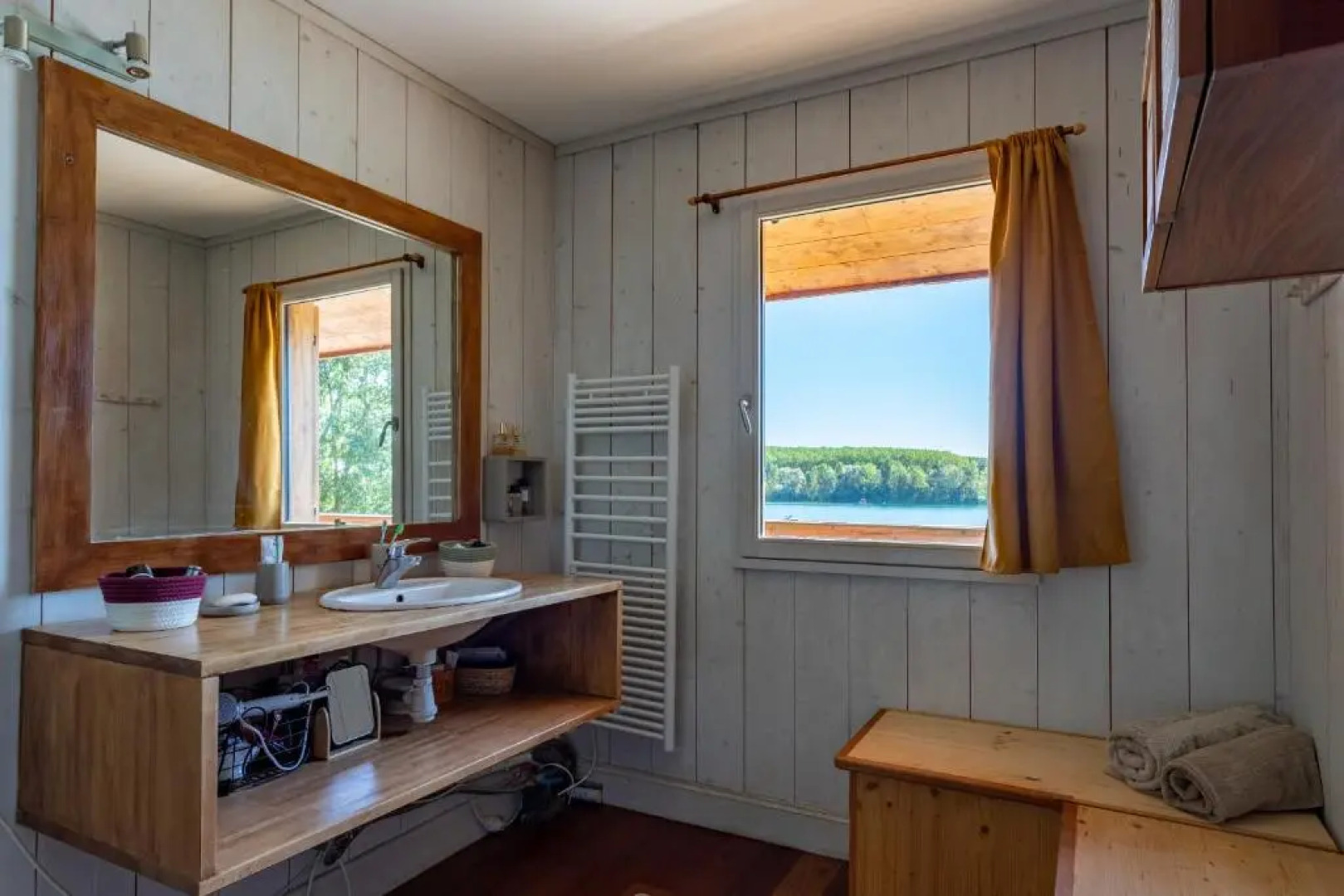 Au Bord de L'eau - Grande Maison - Baurech Insolite