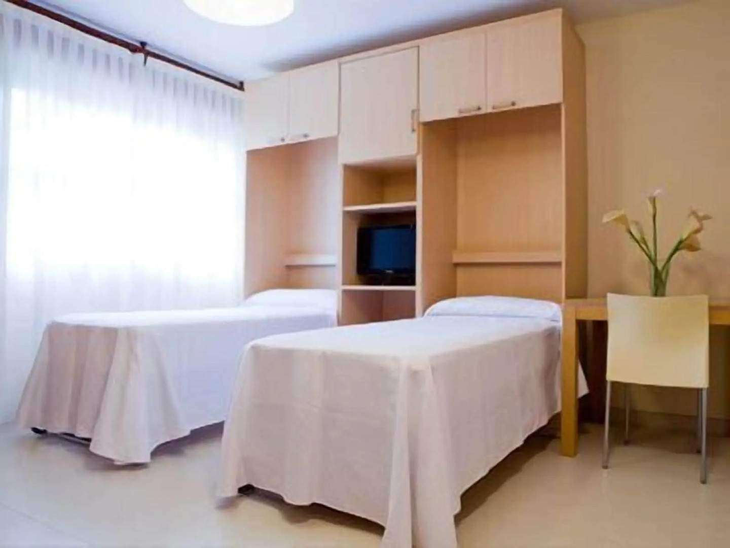 Los Arces de Isla Hotel & Apartamentos