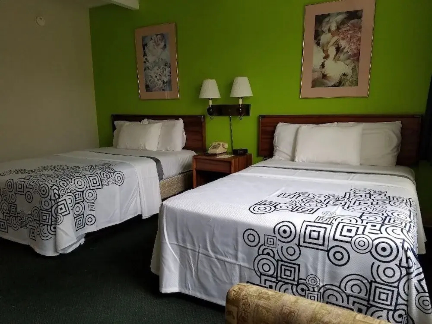 Cloud 9 Inn & Suites Lake George