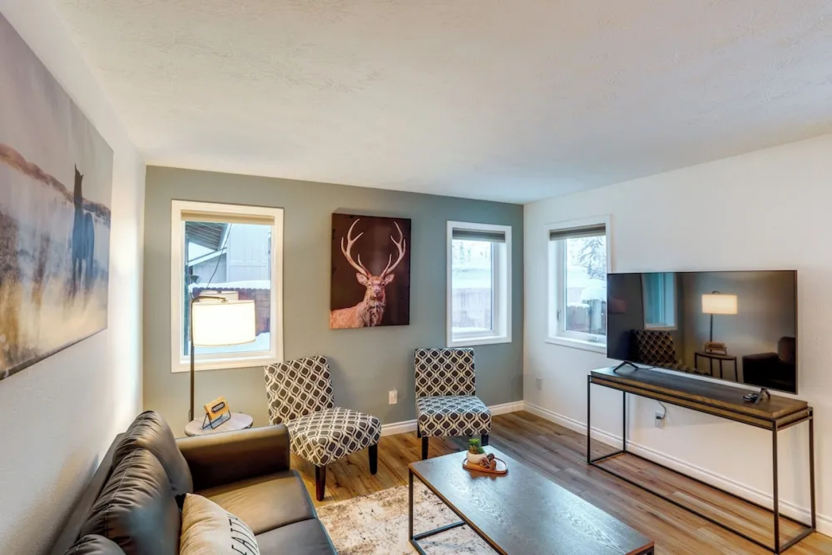 'northern Bliss' Modern Mtn-view Home in Fairbanks