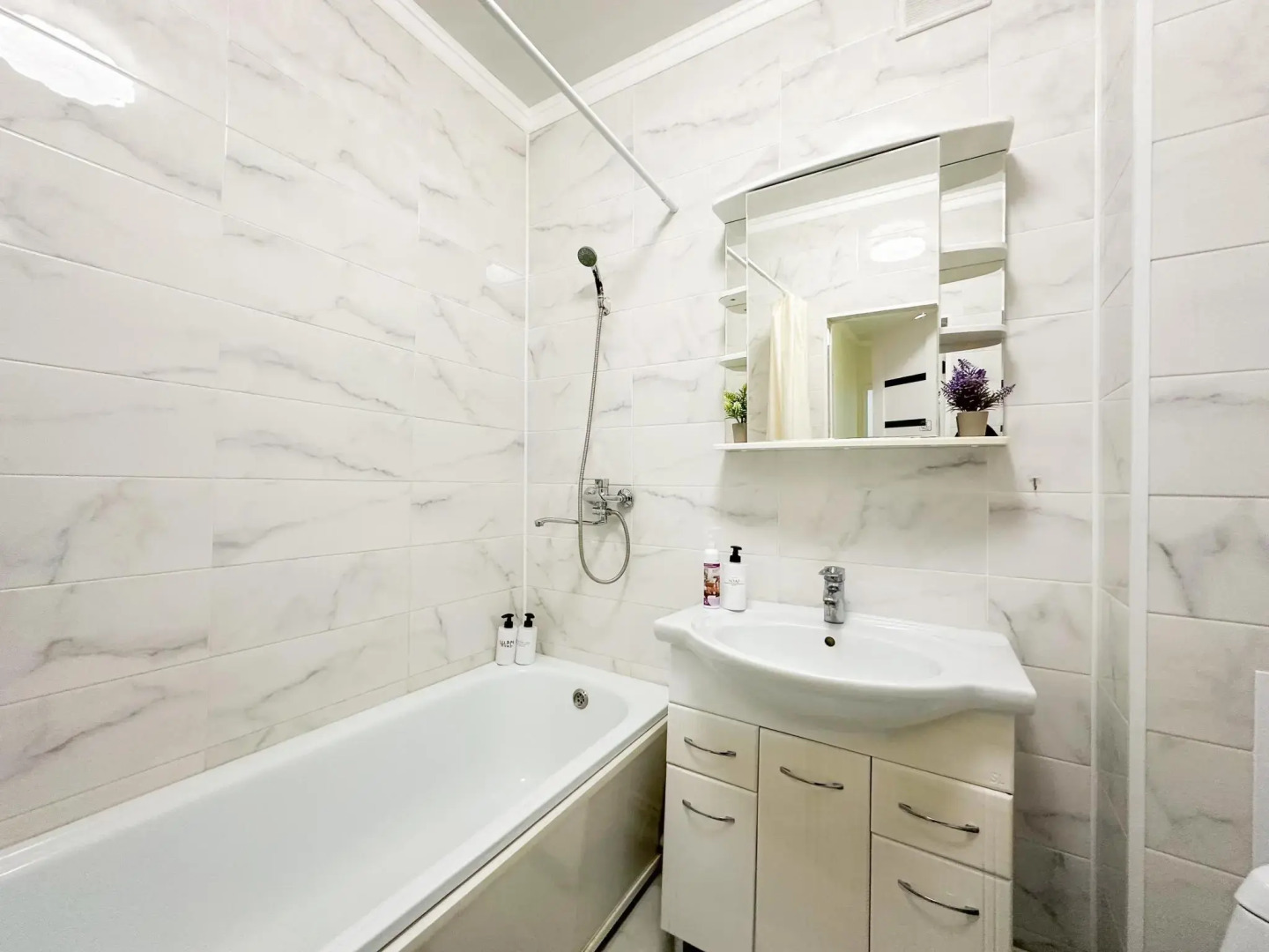 Апартаменты на улице Таумуша Жумагалиева 15К