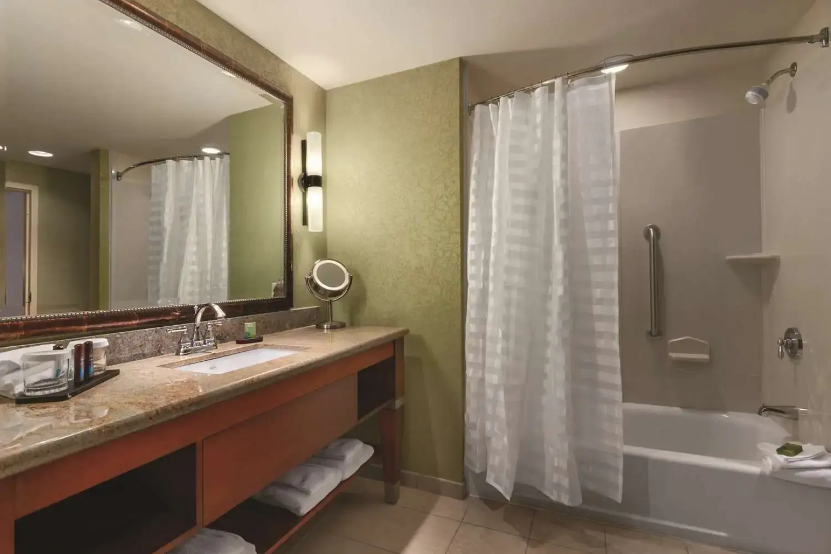 Embassy Suites by Hilton Omaha La Vista Hotel & Conference Center
