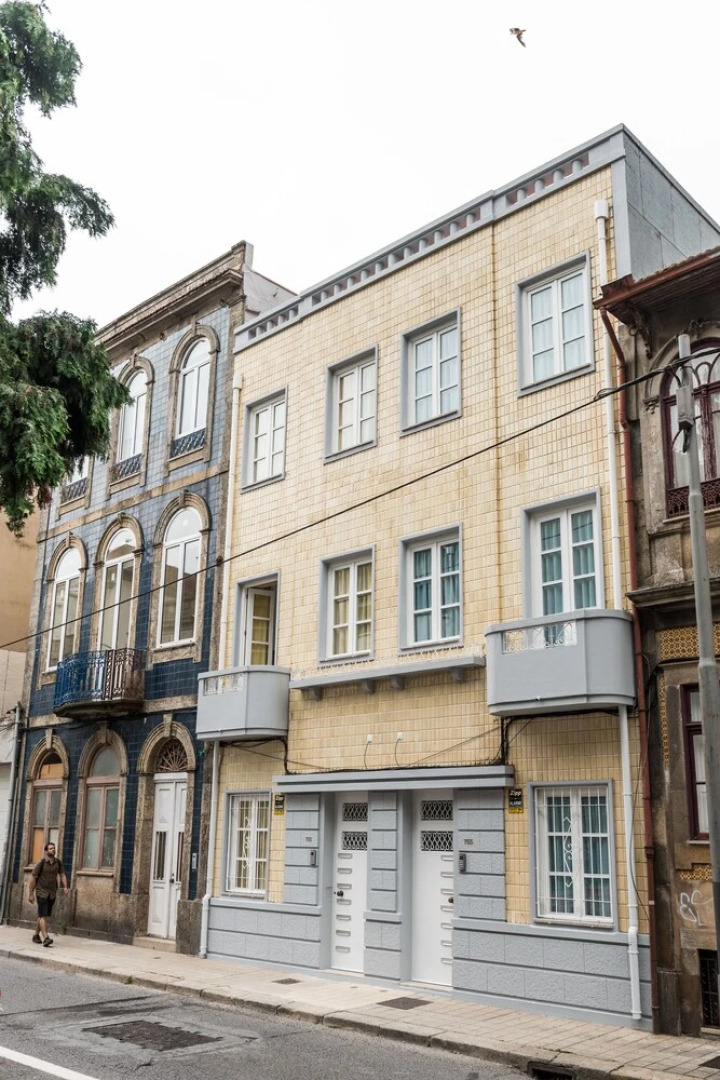 731 Costa Cabral Metro Residence