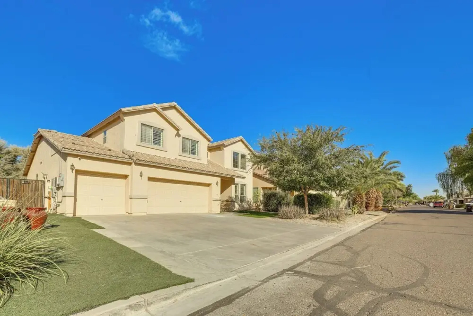 Pool & Patio: San Tan Valley Getaway!