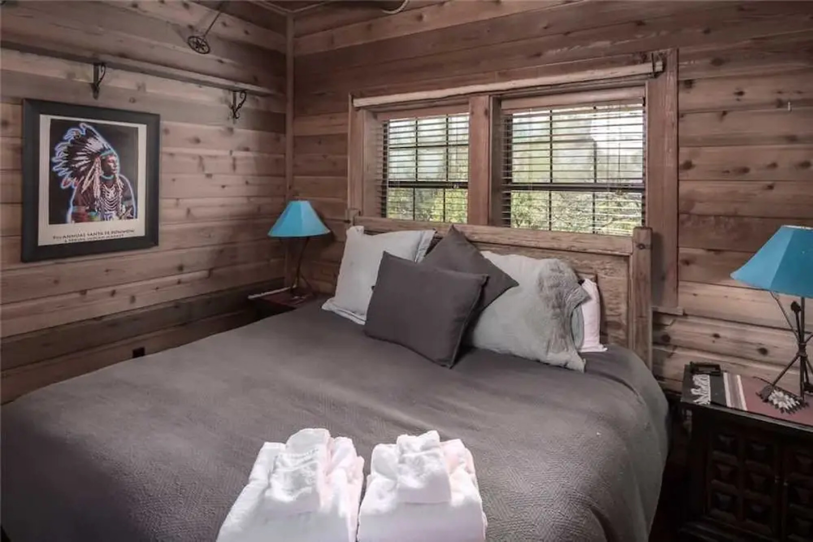Buena Vida - Three Bedroom Cabin with Hot Tub